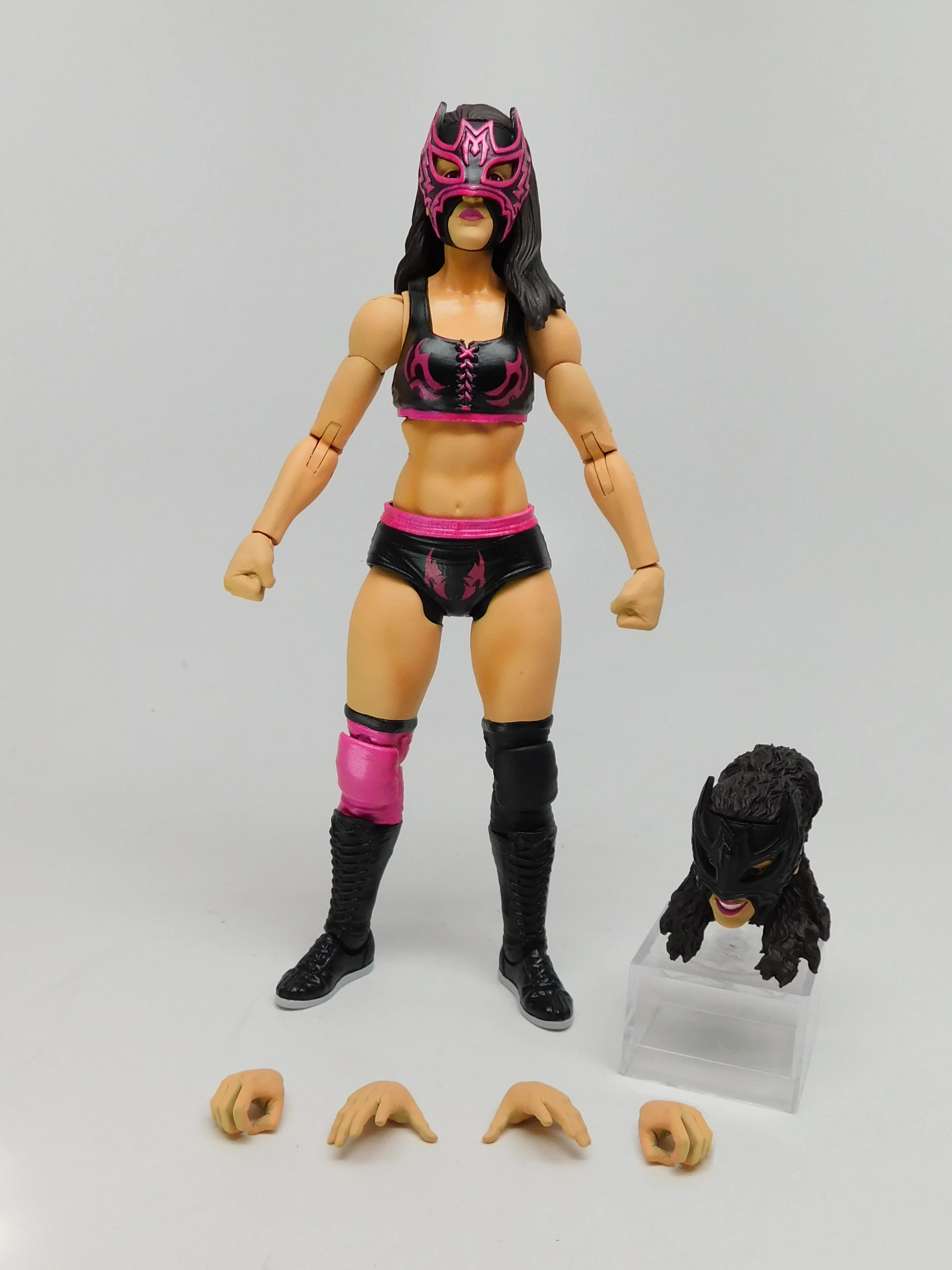 Legends of Lucha Libre Premium Collector Action Figure: Lady Maravilla - Image 8